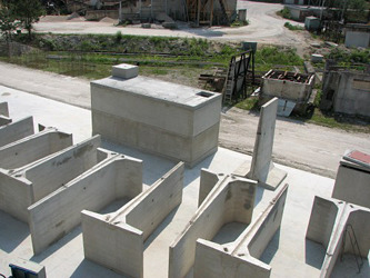 Betónové výrobky - betónové žumpy, vodomerné šachy, betón na murovanie, preprava betónu