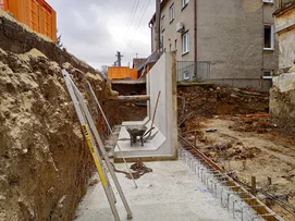 Montáž oporných betónových prefabrikátov